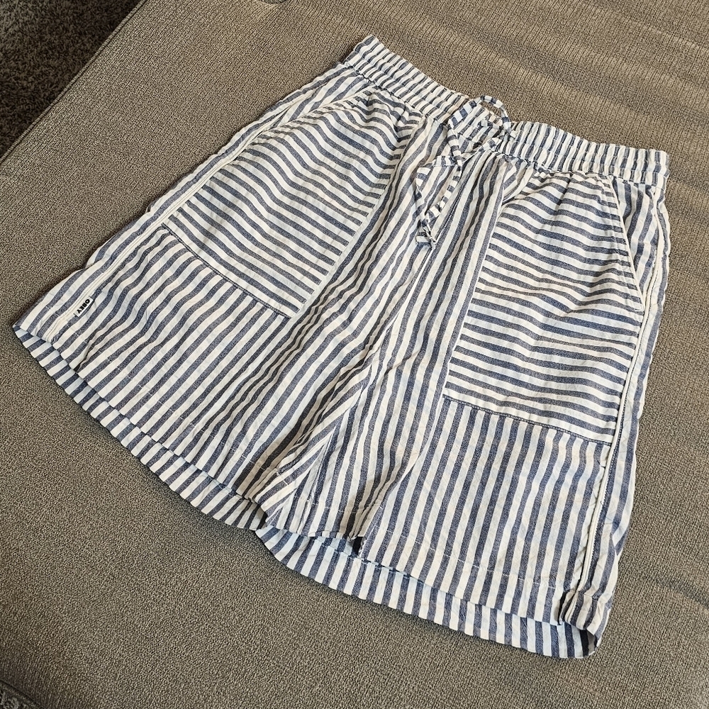 Obey Casual Slouchy Relaxed Striped Blue White High Rise Shorts Size Small - Picture 2 of 6